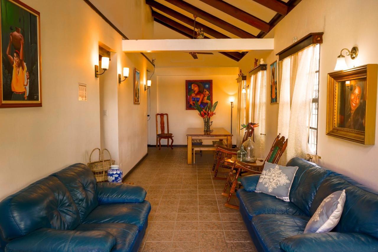 Martha'S Guest House Gold Standard Certified San Ignacio Dış mekan fotoğraf