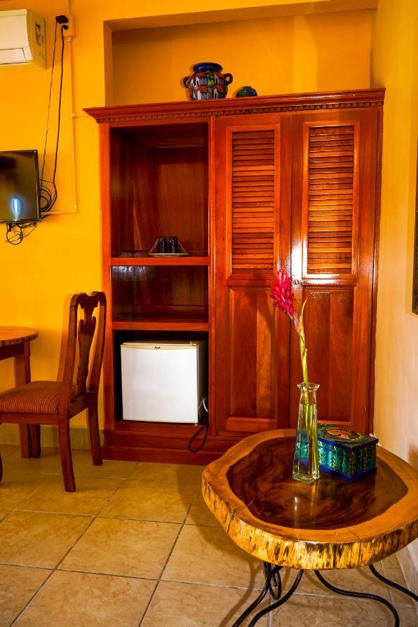 Martha'S Guest House Gold Standard Certified San Ignacio Dış mekan fotoğraf