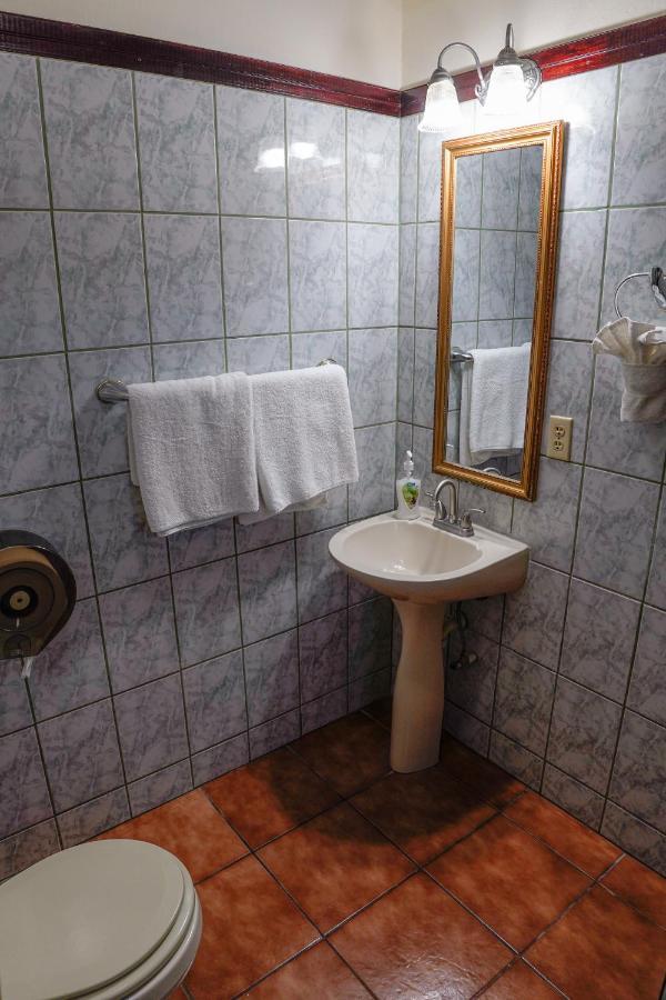 Martha'S Guest House Gold Standard Certified San Ignacio Dış mekan fotoğraf